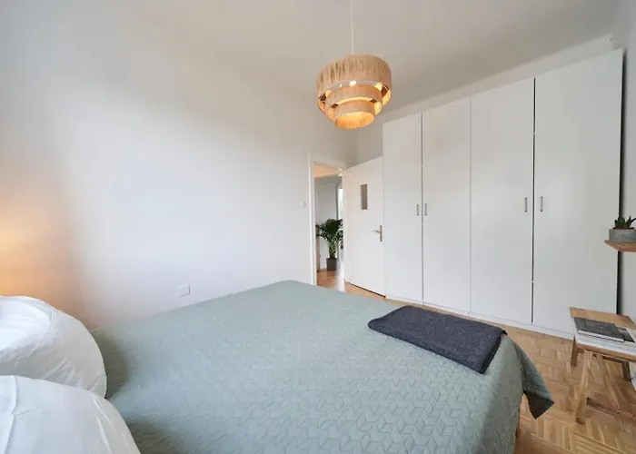 Live In The Heart Of Hamburg.